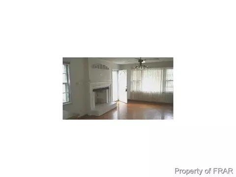 604 E Bay St, Dunn, NC 28334 photo 2