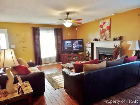 466 Robeson St, Spring Lake, NC 28390 photo 7