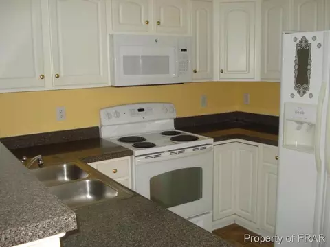 101 Bishop Ln, Dunn, NC 28334 photo 2
