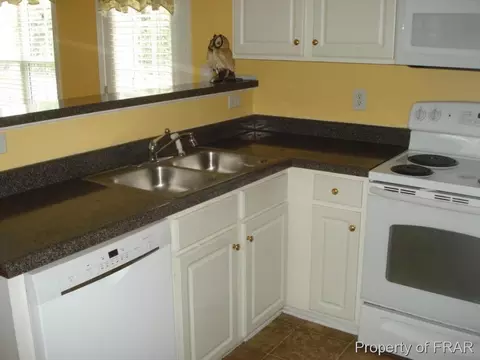 101 Bishop Ln, Dunn, NC 28334 photo 3