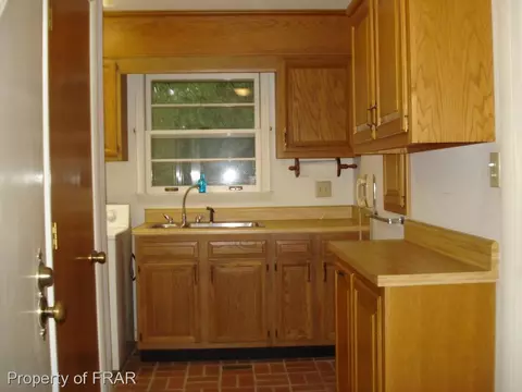 805 Davis Ave, Dunn, NC 28334 photo 2