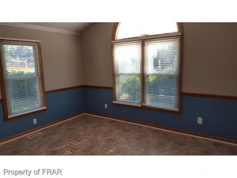 470 Eileen Dr, Spring Lake, NC 28390 photo 4