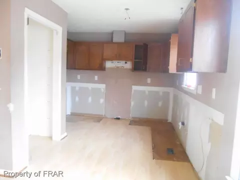 147 Curtis Dr, Erwin, NC 28339 photo 5
