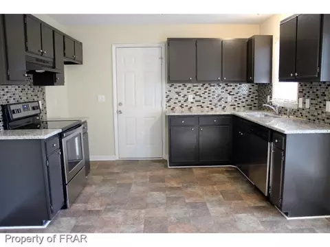 216 Eppingdale Dr, Spring Lake, NC 28390 photo 2