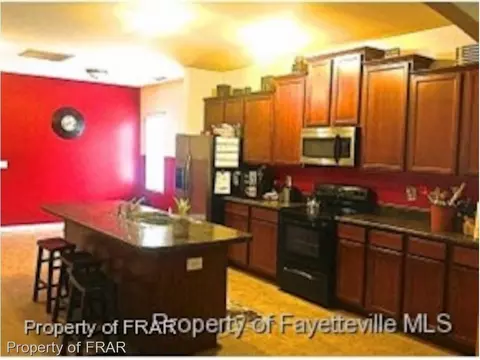 470 Heathrow Dr, Spring Lake, NC 28390 photo 2