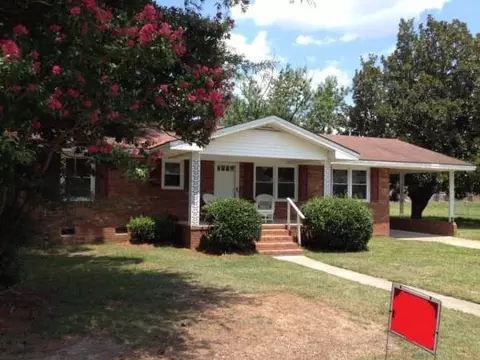 609 E Godwin St, Dunn, NC 28334 photo 1