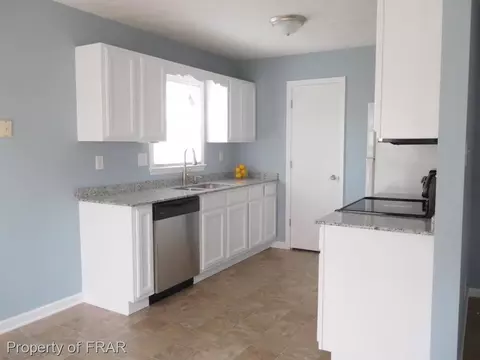 115 Eileen Dr, Spring Lake, NC 28390 photo 4