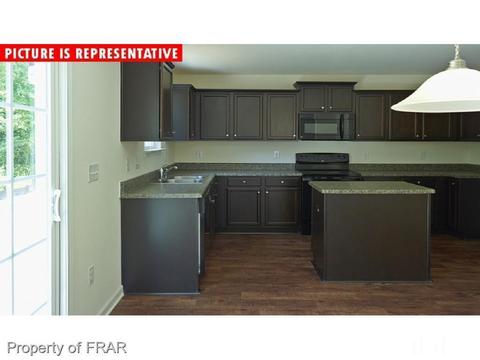 548 Botanical Ct, Bunnlevel, NC 28323 photo 3