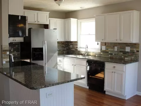 90 Eileen Dr, Spring Lake, NC 28390 photo 5