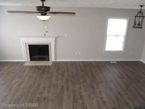 106 Ryans Cir, Spring Lake, NC 28390 photo 4