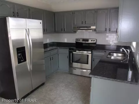 106 Ryans Cir, Spring Lake, NC 28390 photo 9