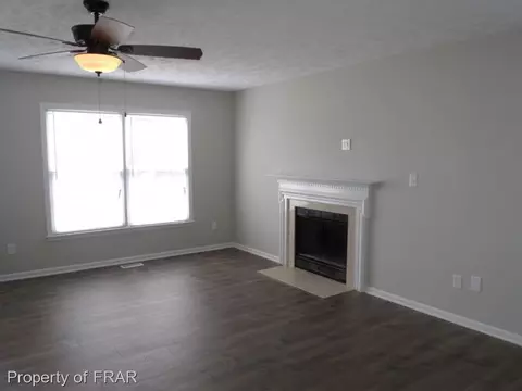 106 Ryans Cir, Spring Lake, NC 28390 photo 3