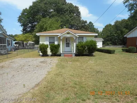 315 N Elm St, Maxton, NC 28364 photo 1