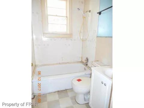 315 N Elm St, Maxton, NC 28364 photo 7