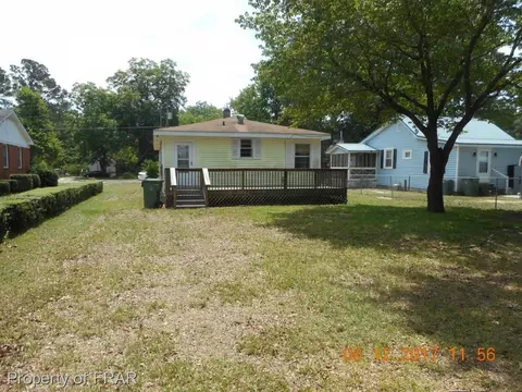 315 N Elm St, Maxton, NC 28364 photo 2
