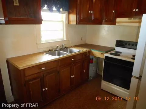 315 N Elm St, Maxton, NC 28364 photo 3