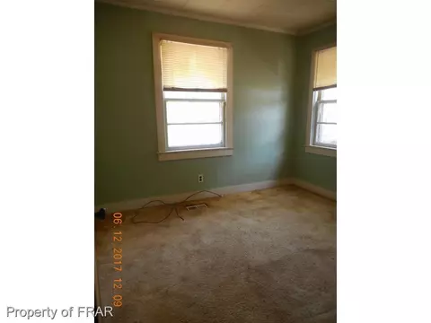 315 N Elm St, Maxton, NC 28364 photo 8