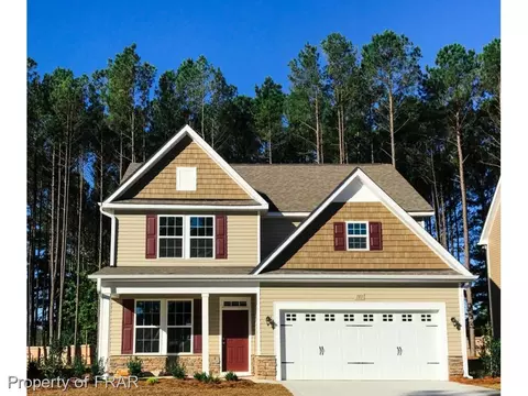 103 Timber Skip Dr, Spring Lake, NC 28390 photo 3