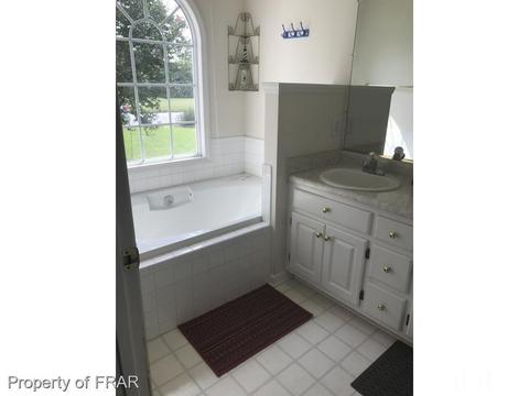 604 Denese Cir, Erwin, NC 28339 photo 2