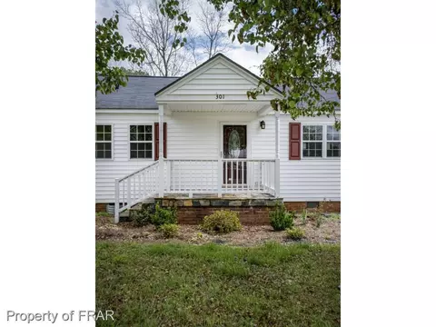 301 N 9th St, Erwin, NC 28339 photo 4
