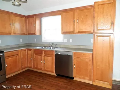 198 Hampton Dr, Raeford, NC 28376 photo 5