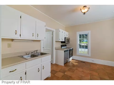 406 E Saunders St, Carthage, NC photo 5