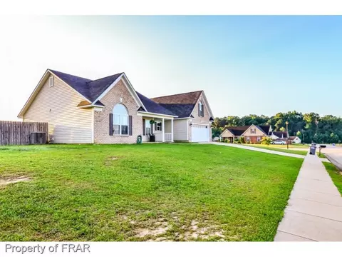 107 Taft Ct, Raeford, NC 28376 photo 2
