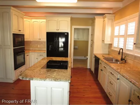 206 E D St, Erwin, NC 28339 photo 4