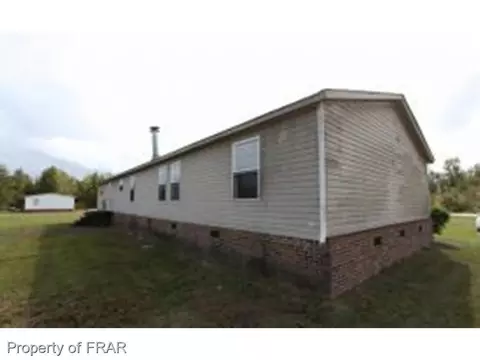 601 E Rockingham Rd, Maxton, NC 28364 photo 2
