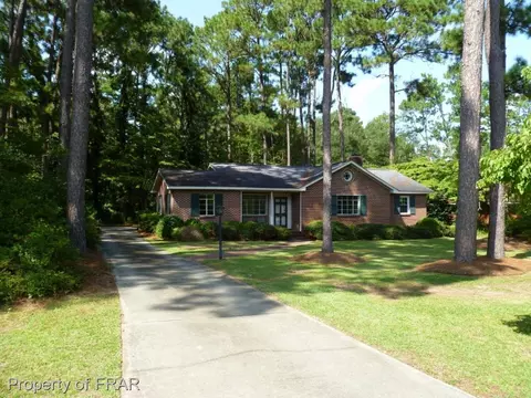 831 E Prospect Ave, Raeford, NC 28376 photo 3