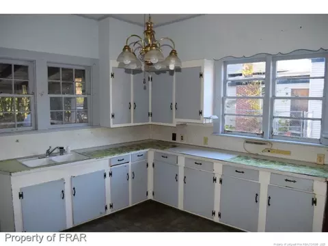 411 Spring St, Hamlet, NC 28345 photo 9