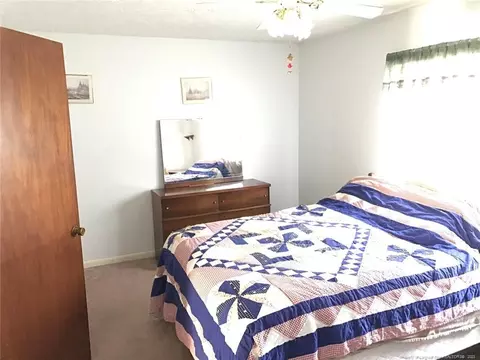 205 E Walnut St, Bladenboro, NC 28320 photo 4