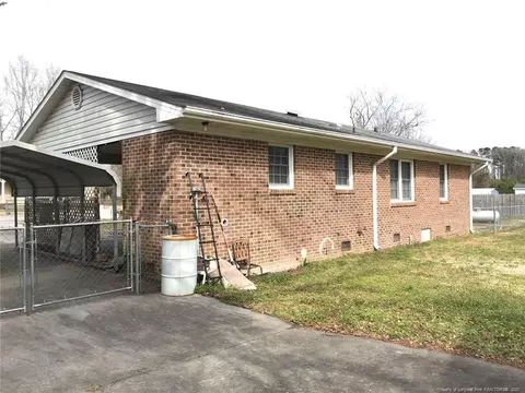 205 E Walnut St, Bladenboro, NC 28320 photo 16
