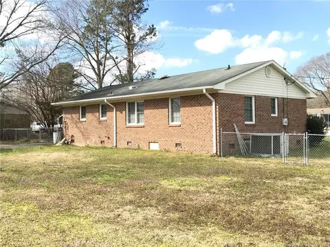 205 E Walnut St, Bladenboro, NC 28320 photo 17