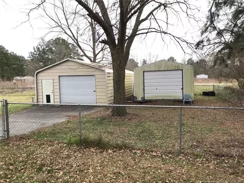 205 E Walnut St, Bladenboro, NC 28320 photo 10