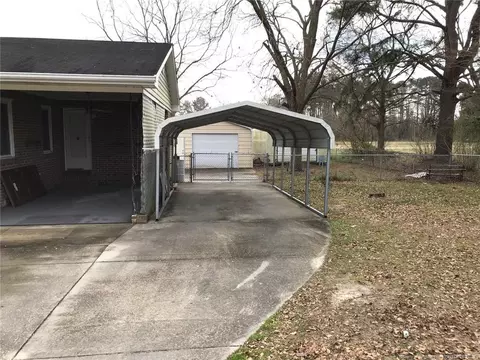 205 E Walnut St, Bladenboro, NC 28320 photo 9