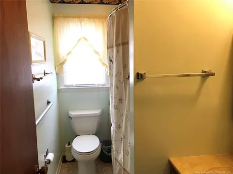 205 E Walnut St, Bladenboro, NC 28320 photo 7