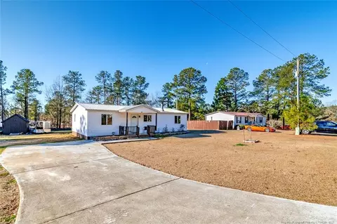 112 Travis Dr, Cameron, NC 28326 photo 3