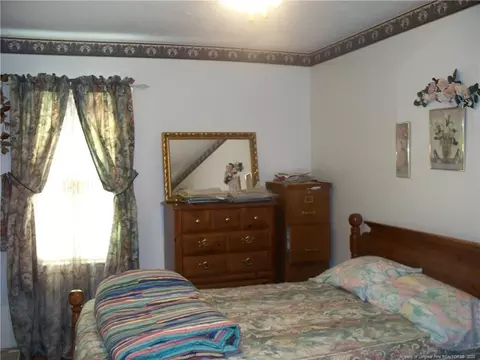 114 E Walnut St E, Bladenboro, NC 28320 photo 14