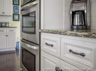 25 Wicker Cir, Spring Lake, NC 28390 photo 3