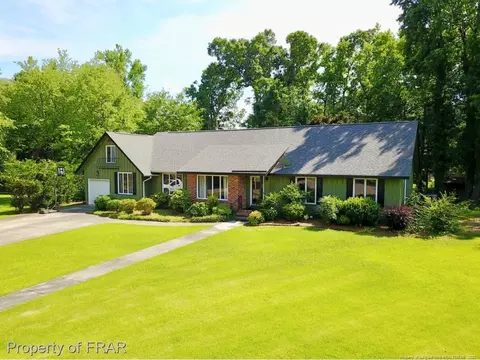 104 Cromwell Pl, Lumberton, NC 28358 photo 3