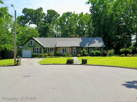 104 Cromwell Pl, Lumberton, NC 28358 photo 4