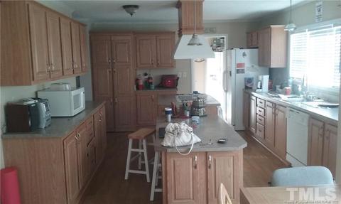 138 Bryan Godwin Ct, Erwin, NC 28339 photo 4