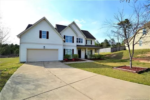 700 Heathrow Dr, Spring Lake, NC 28390 photo 2