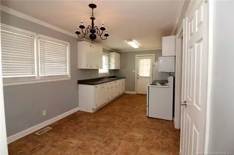 515 E 19th St, Lumberton, NC 28358 photo 9