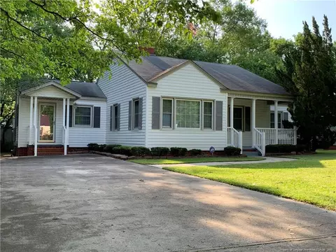 218 N Wright St, Raeford, NC 28376 photo 2