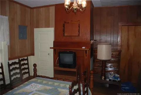 321 E Broad St E, Saint Pauls, NC 28384 photo 11
