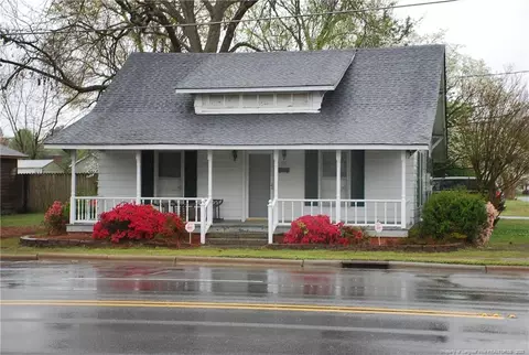 321 E Broad St E, Saint Pauls, NC 28384 photo 1