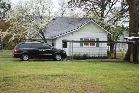 321 E Broad St E, Saint Pauls, NC 28384 photo 2