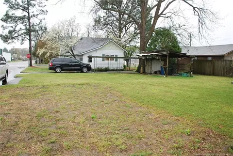 321 E Broad St E, Saint Pauls, NC 28384 photo 3